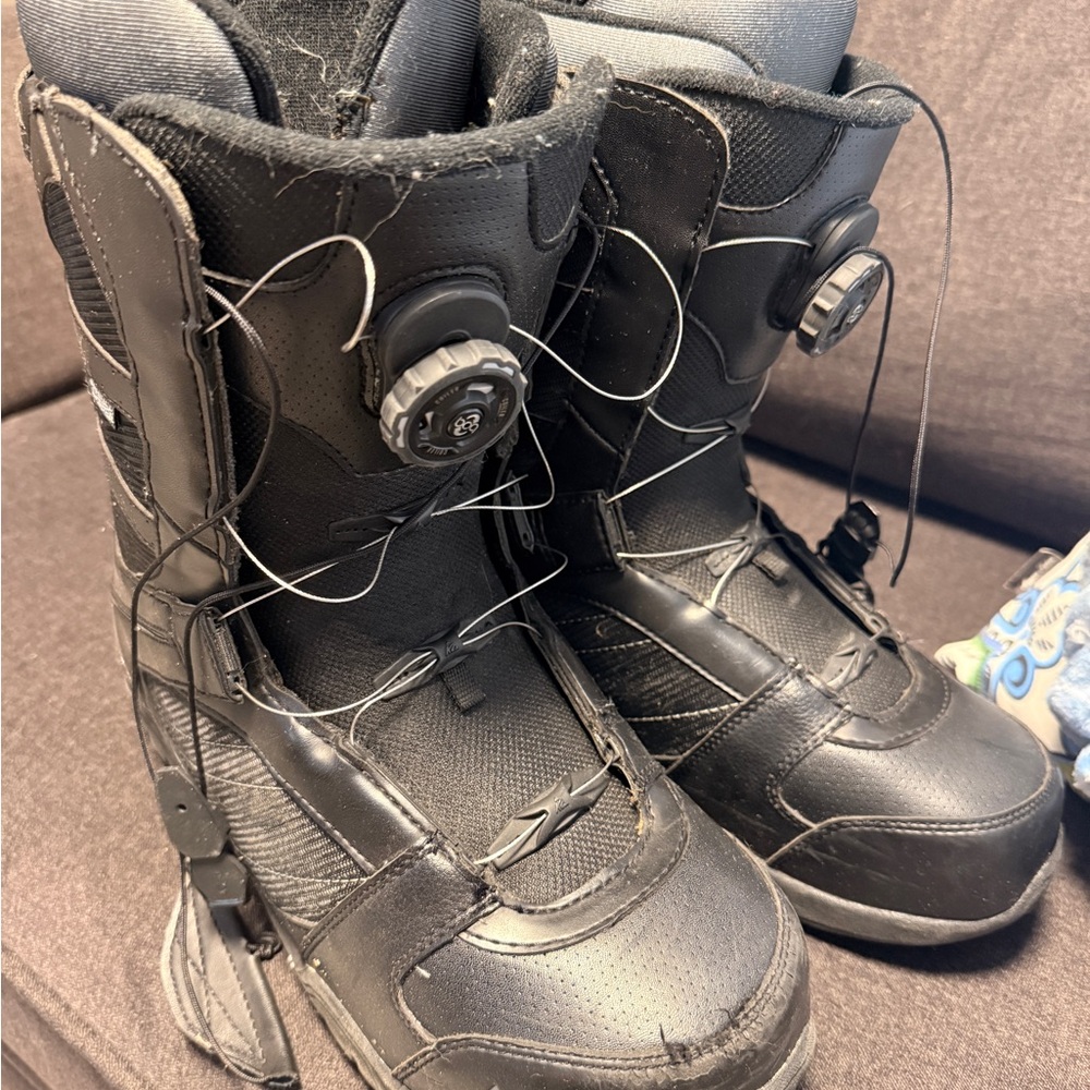 Black men’s K2 Snowboard Boots with Dial Closure